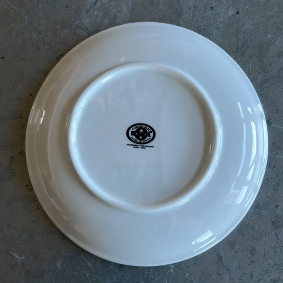 White white themed appetizer plate - Picture 2 of 4